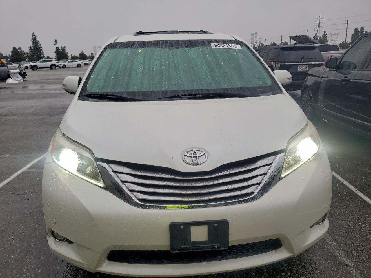 2015 TOYOTA SIENNA