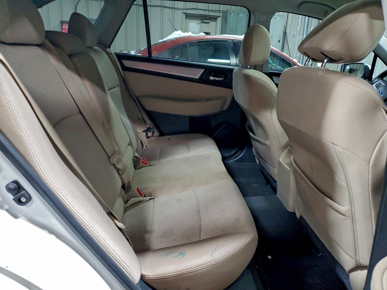 2015 SUBARU Outback