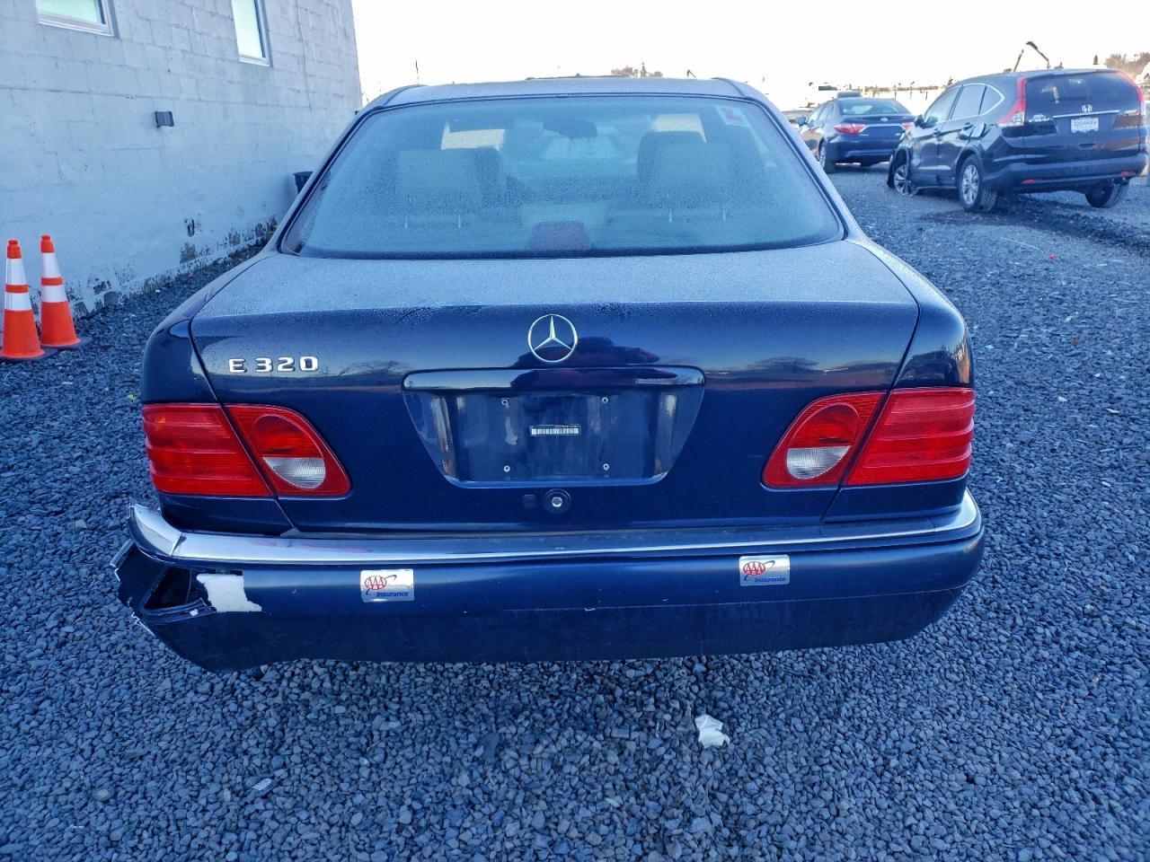 1997 MERCEDES-BENZ E-Class