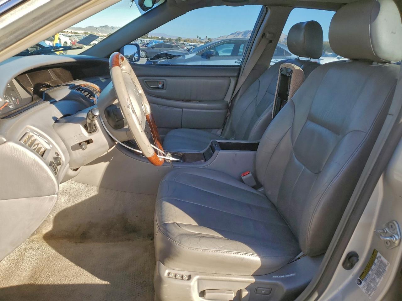 2004 TOYOTA Avalon