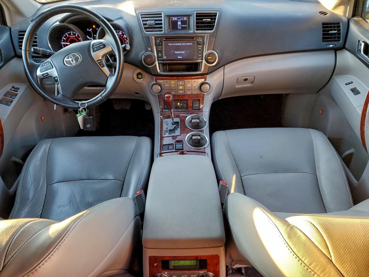 2013 TOYOTA HIGHLANDER