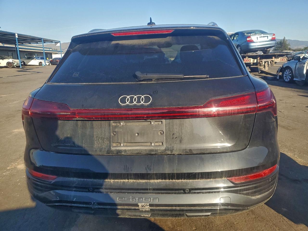 2024 AUDI Q8
