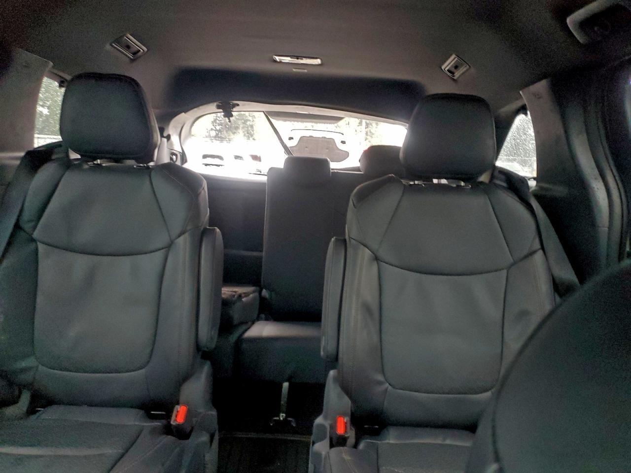 2025 TOYOTA SIENNA