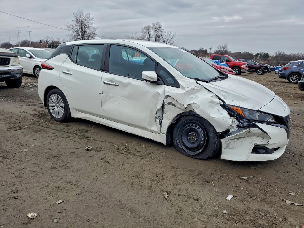 2023 NISSAN LEAF