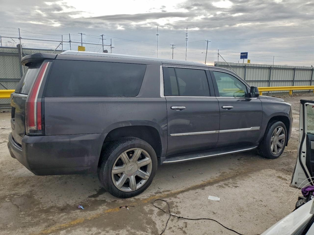 2016 CADILLAC Escalade ESV