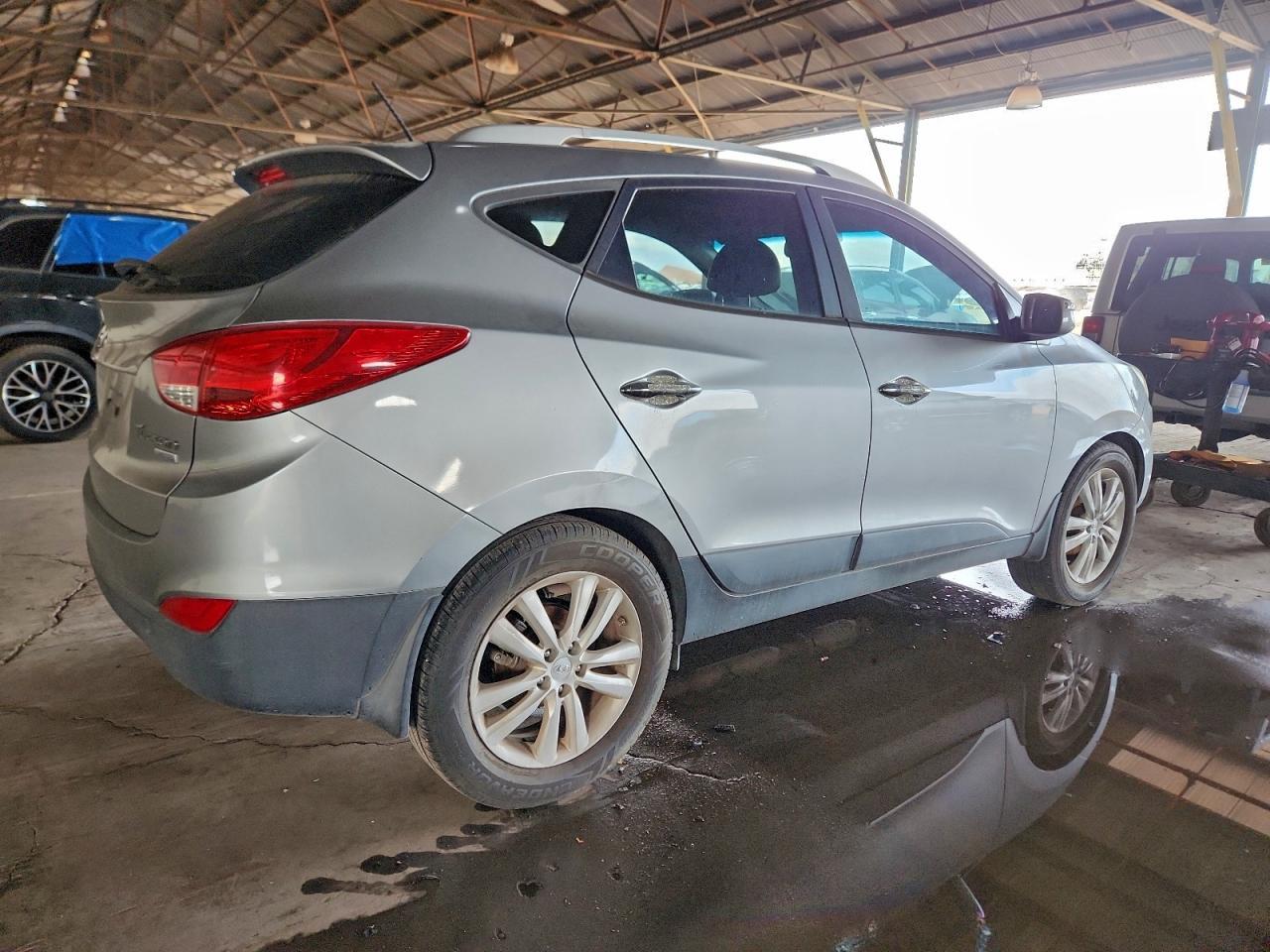 2011 HYUNDAI TUCSON