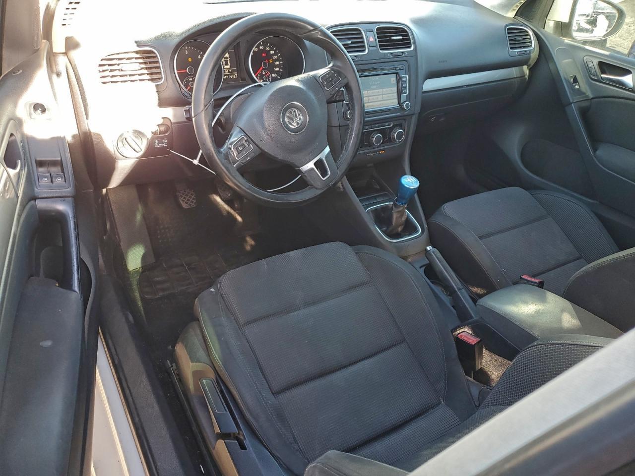 2011 VOLKSWAGEN GOLF