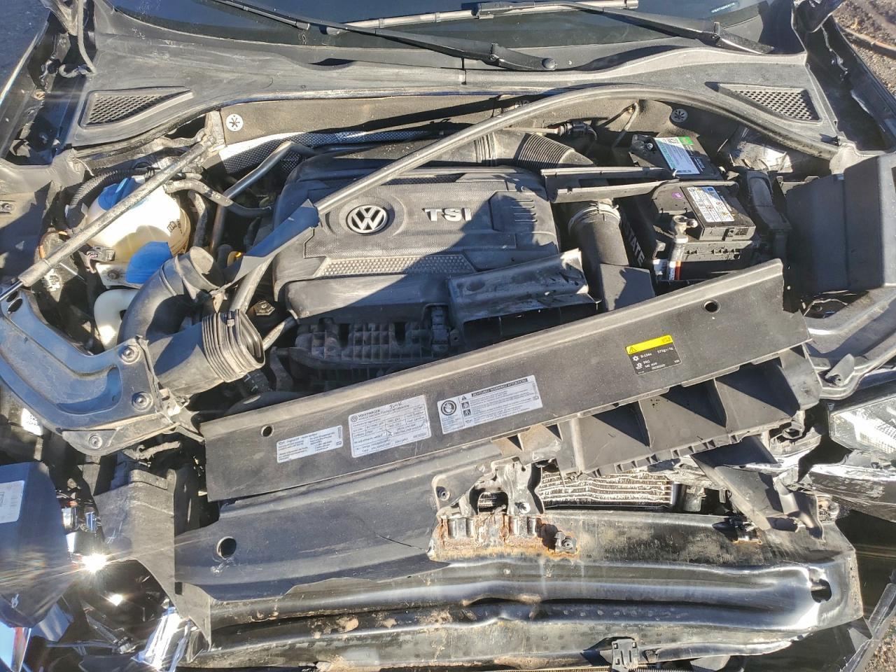 2017 VOLKSWAGEN Passat