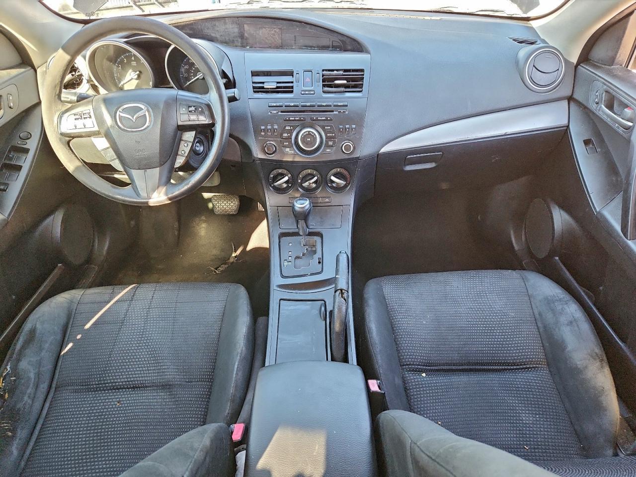 2013 MAZDA 3