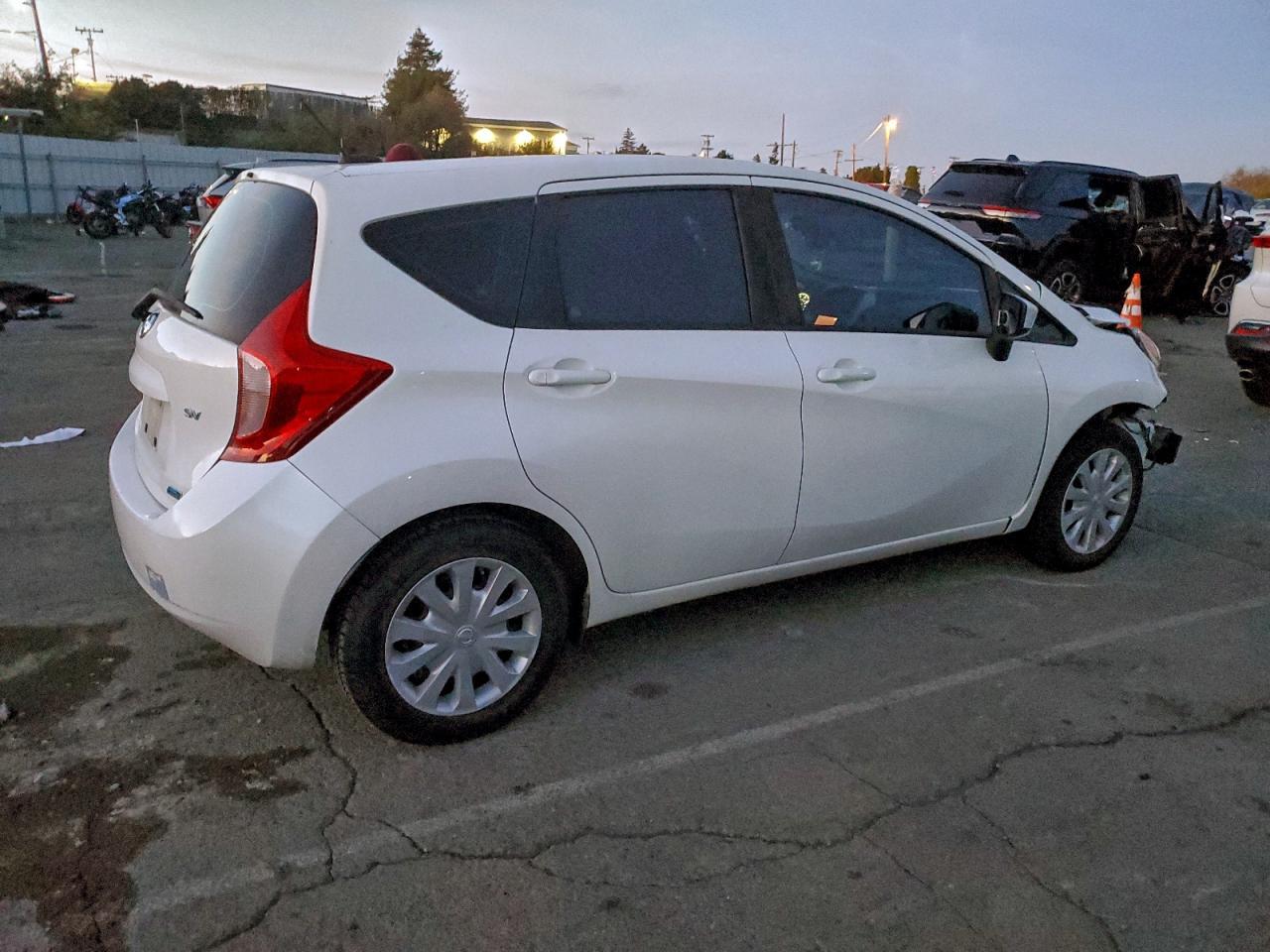 2016 NISSAN Versa Note