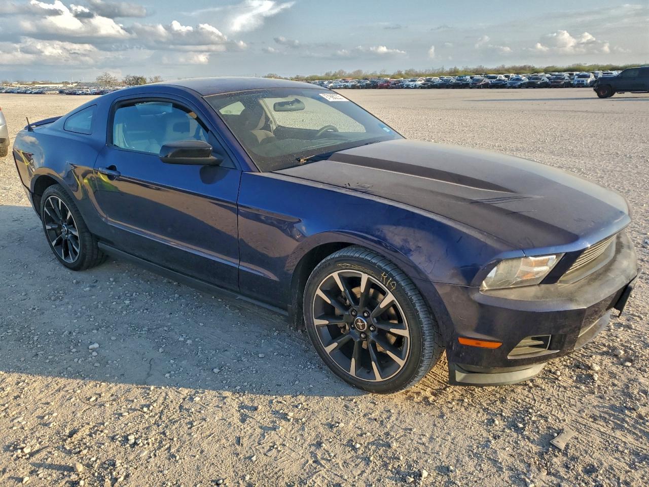 2011 FORD MUSTANG
