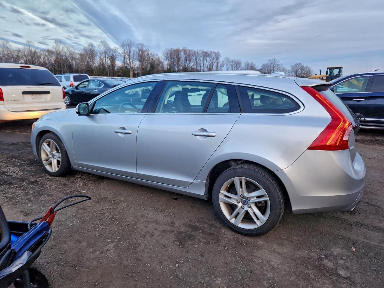 2015 VOLVO V60