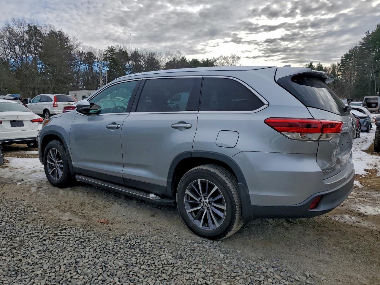 2019 TOYOTA HIGHLANDER