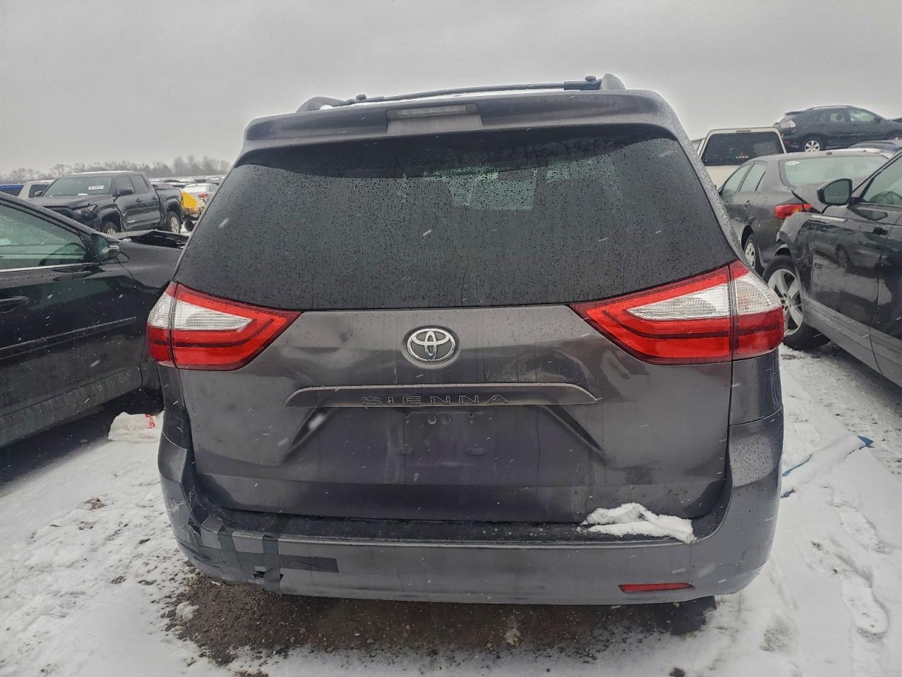 2015 TOYOTA SIENNA