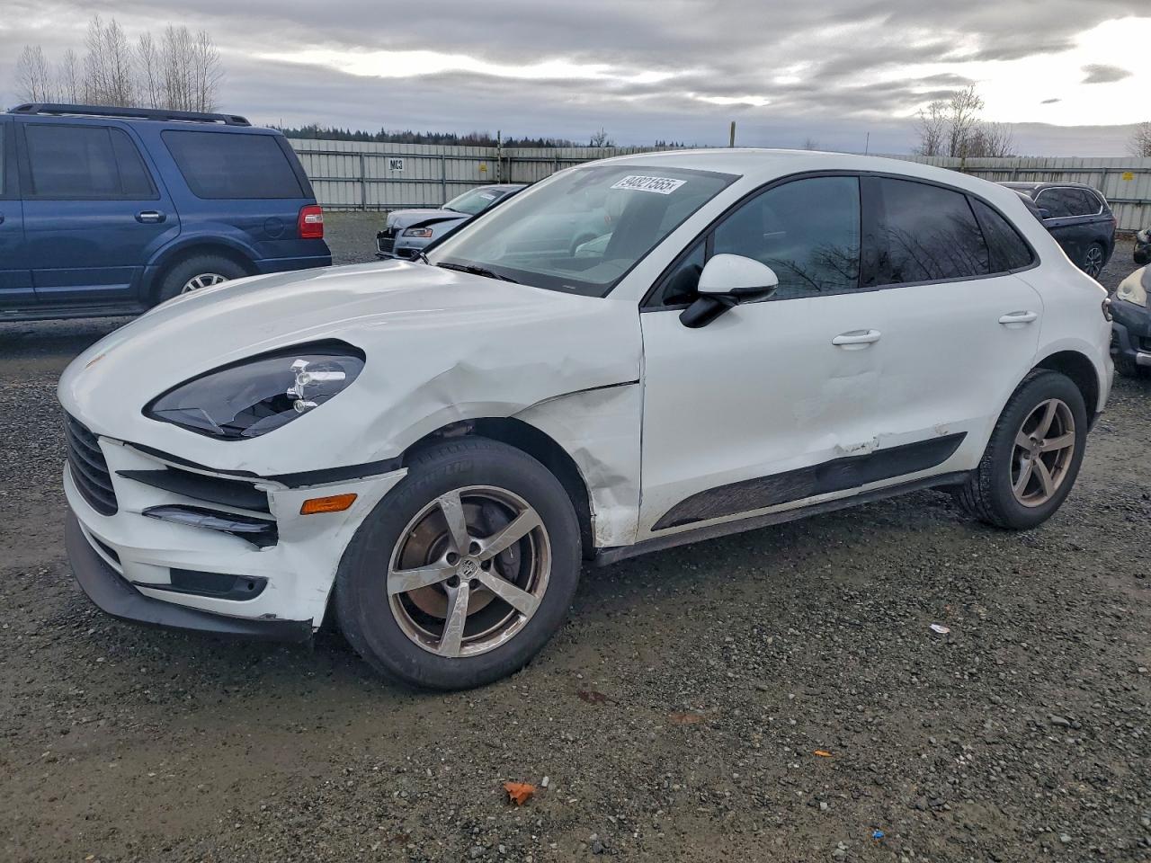 2019 PORSCHE Macan