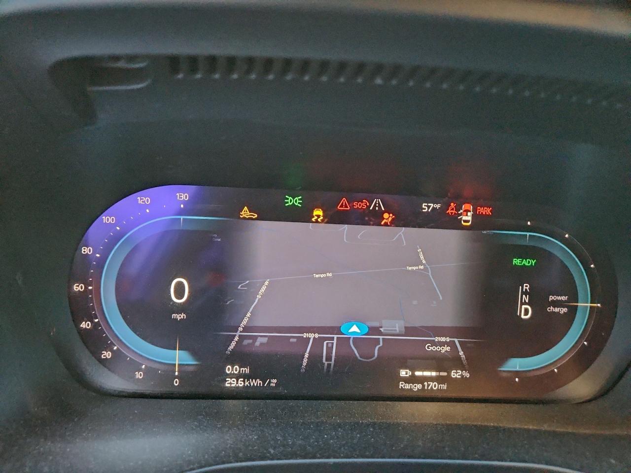 2024 VOLVO C40