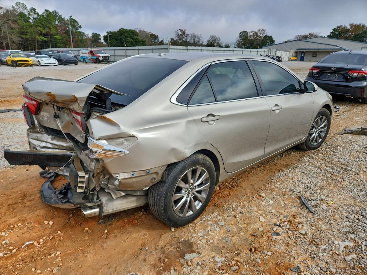 2016 TOYOTA CAMRY