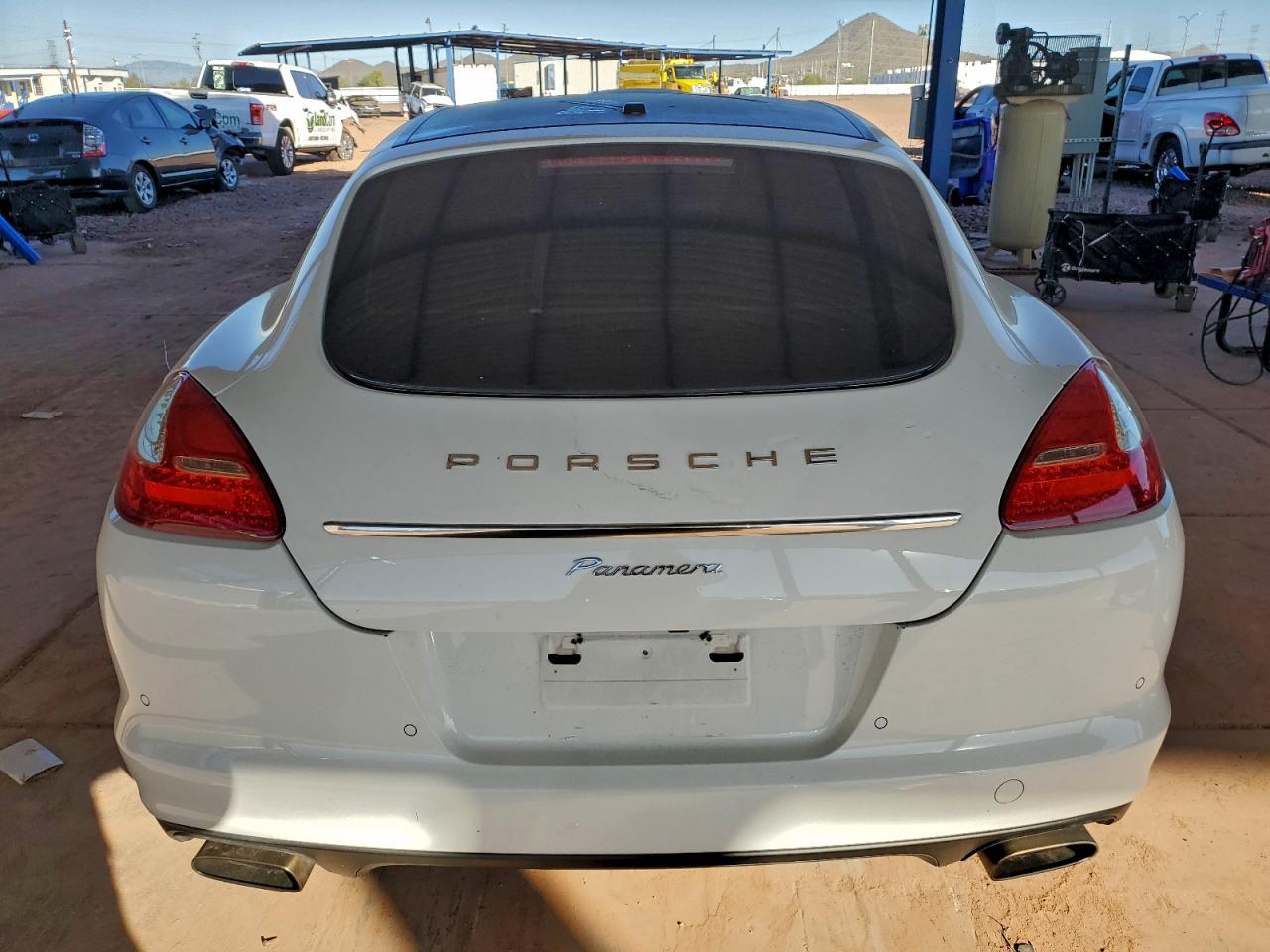 2013 PORSCHE Panamera