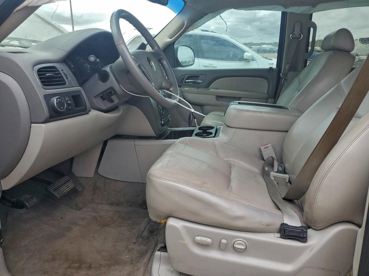 2011 CHEVROLET Suburban