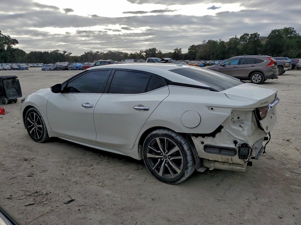 2023 NISSAN Maxima
