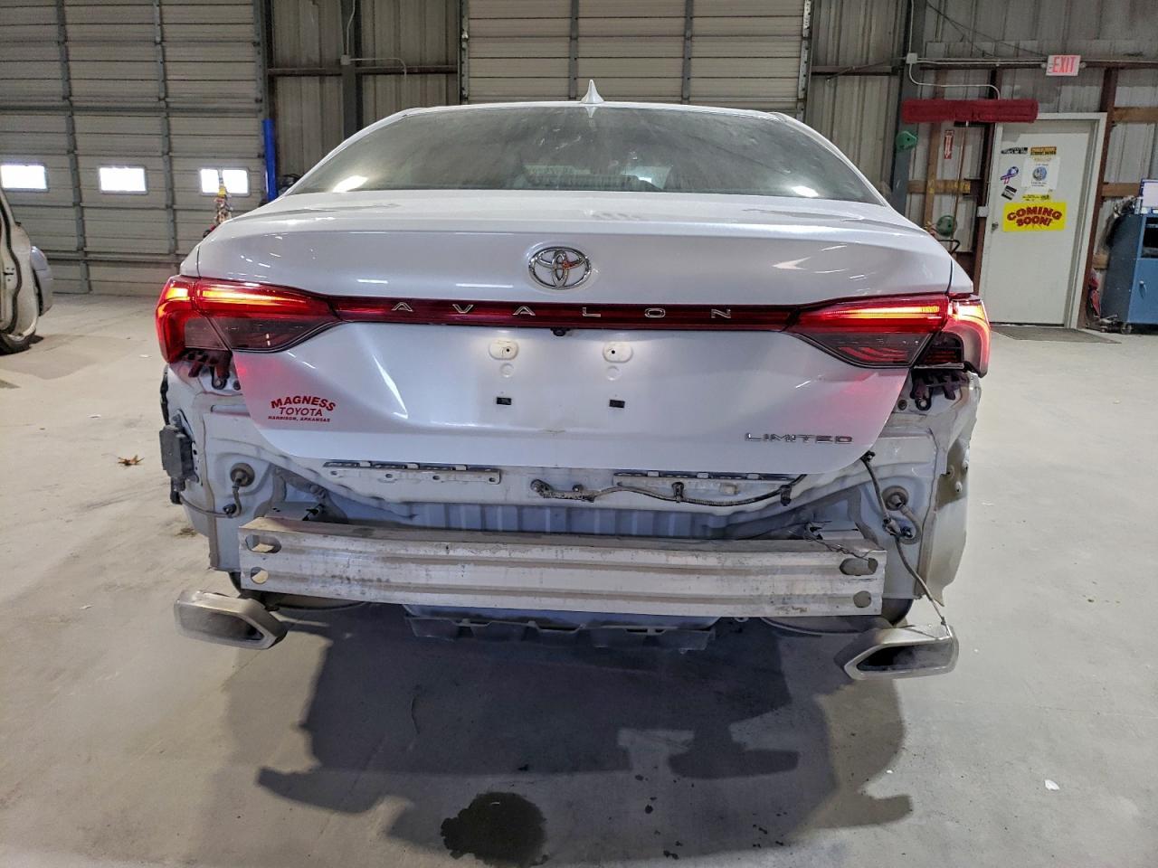 2019 TOYOTA Avalon