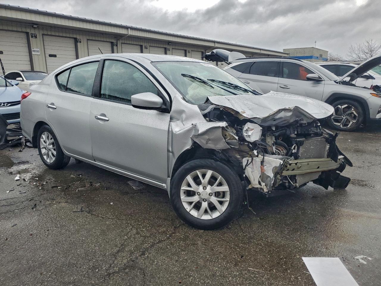 2017 NISSAN VERSA