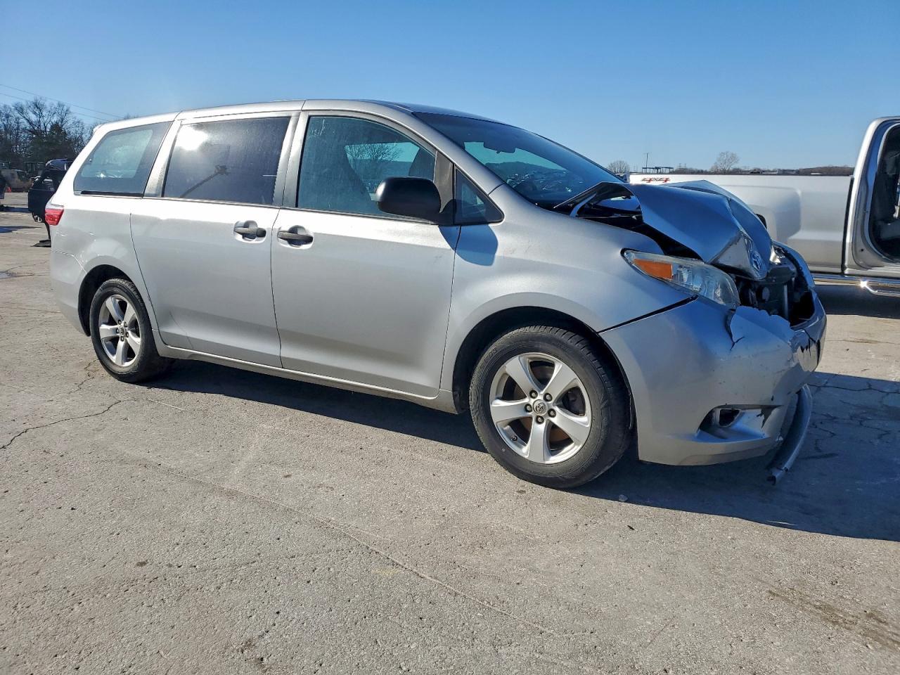 2015 TOYOTA SIENNA