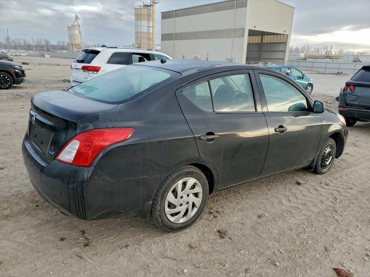 2012 NISSAN VERSA