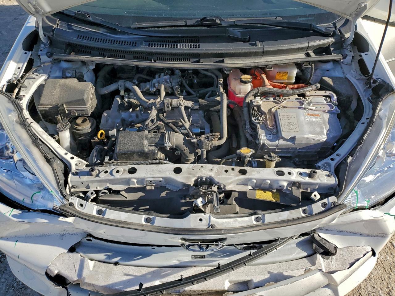 2013 TOYOTA Prius c