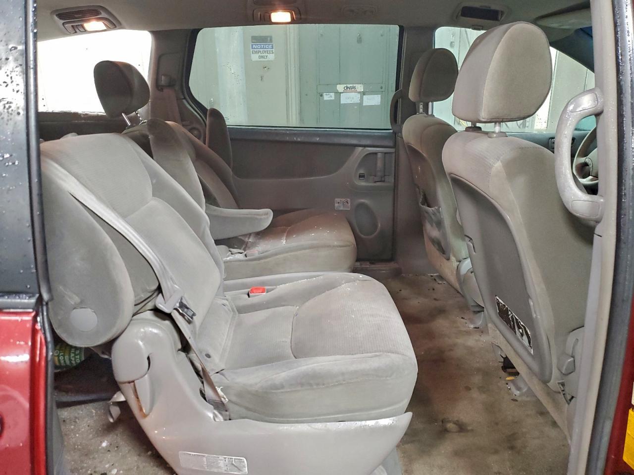 2005 TOYOTA SIENNA