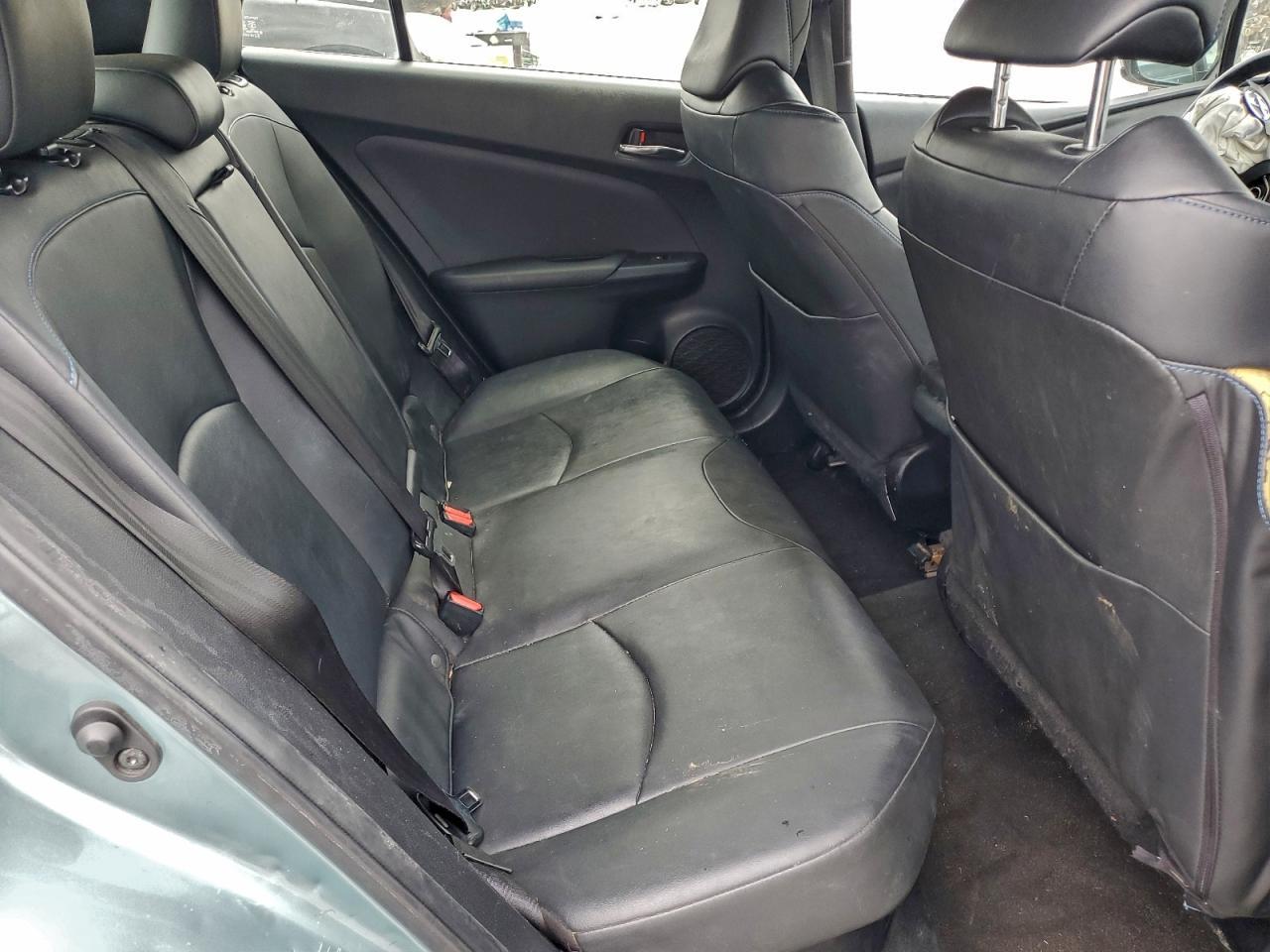 2016 TOYOTA PRIUS