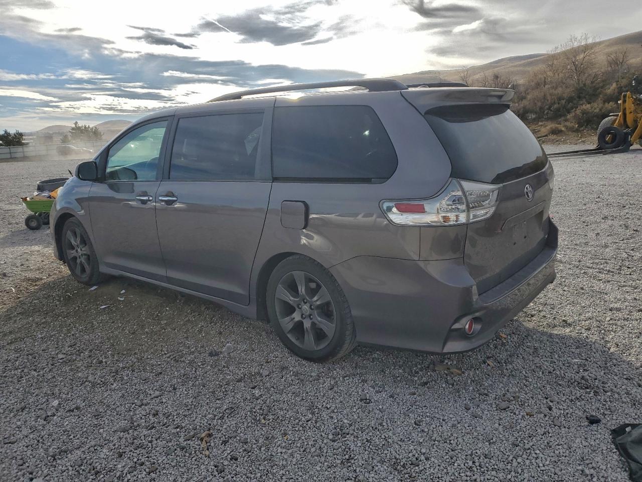 2015 TOYOTA SIENNA