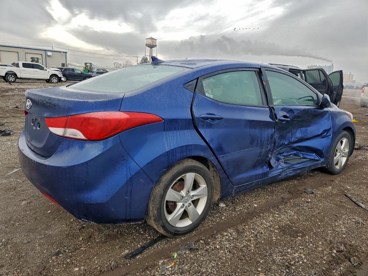 2013 HYUNDAI ELANTRA