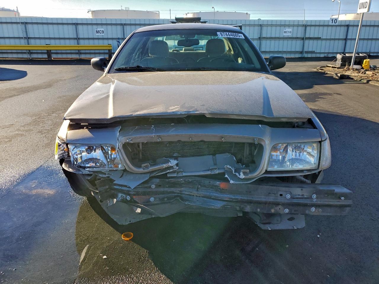 2003 FORD Crown Victoria