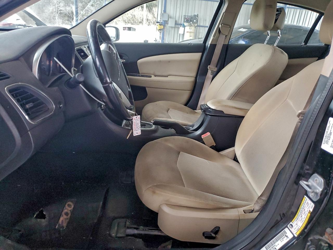 2011 CHRYSLER 200