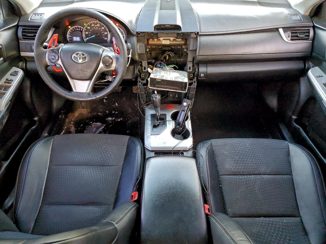 2014 TOYOTA CAMRY