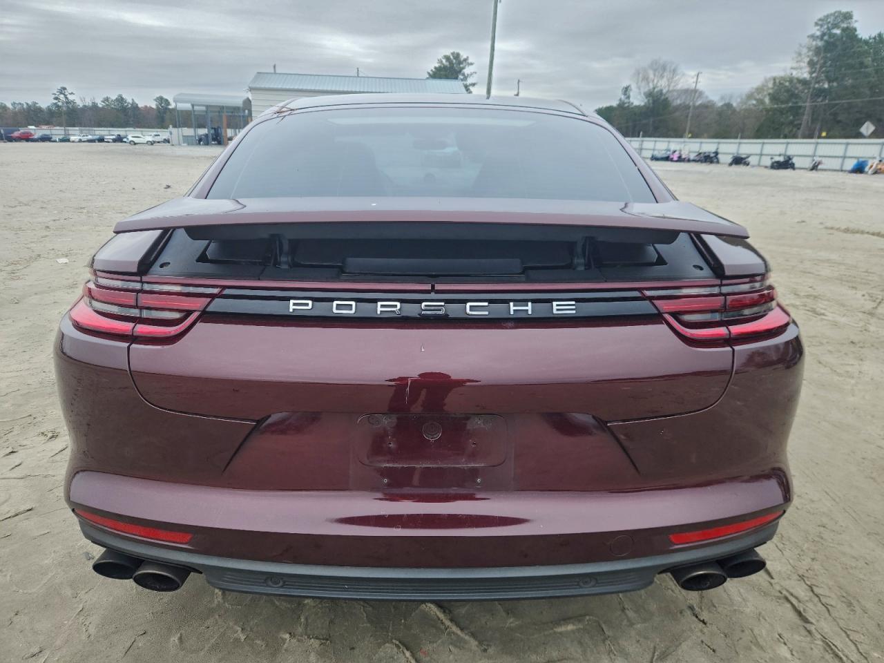 2018 PORSCHE Panamera