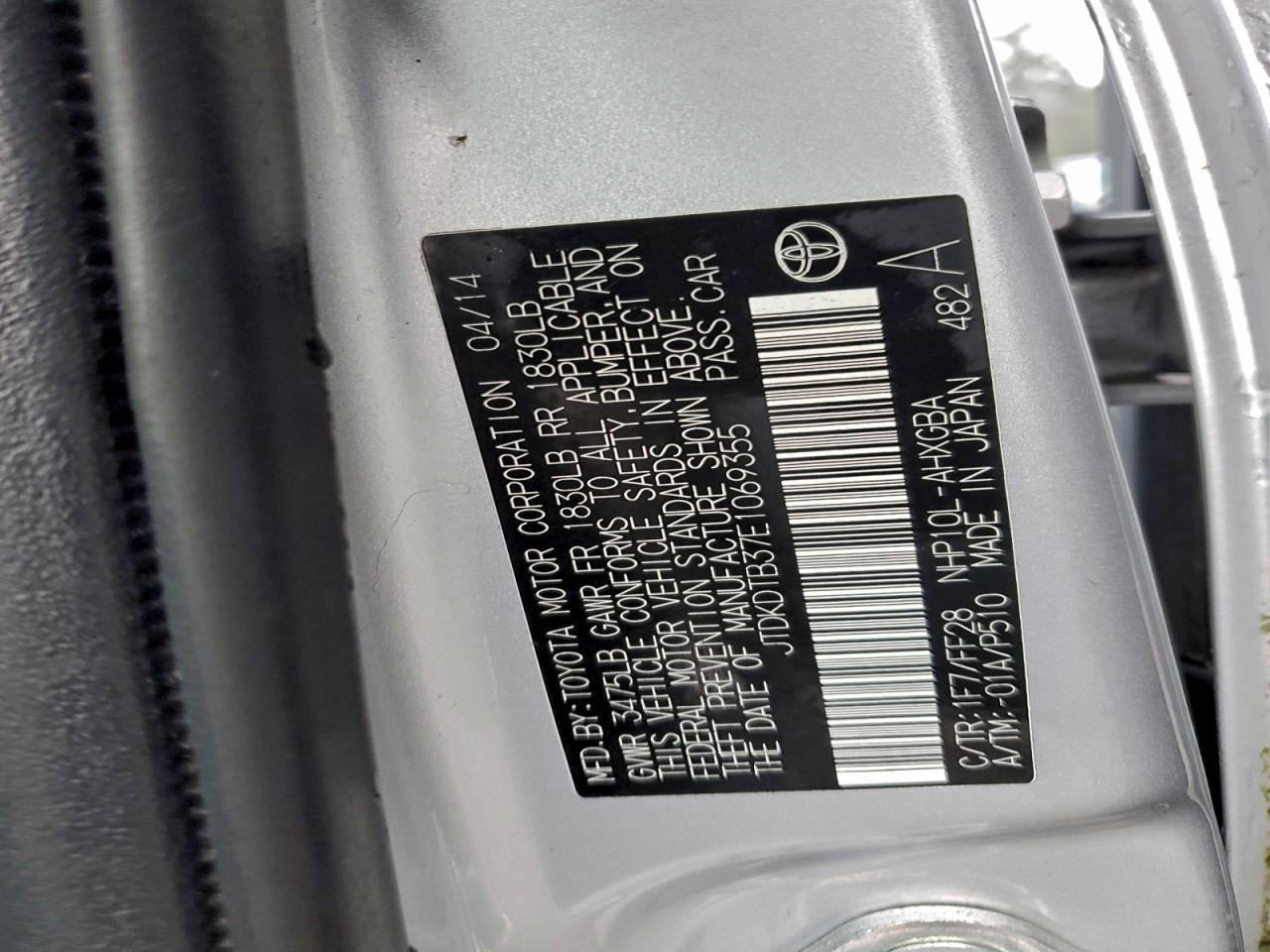 2014 TOYOTA Prius c