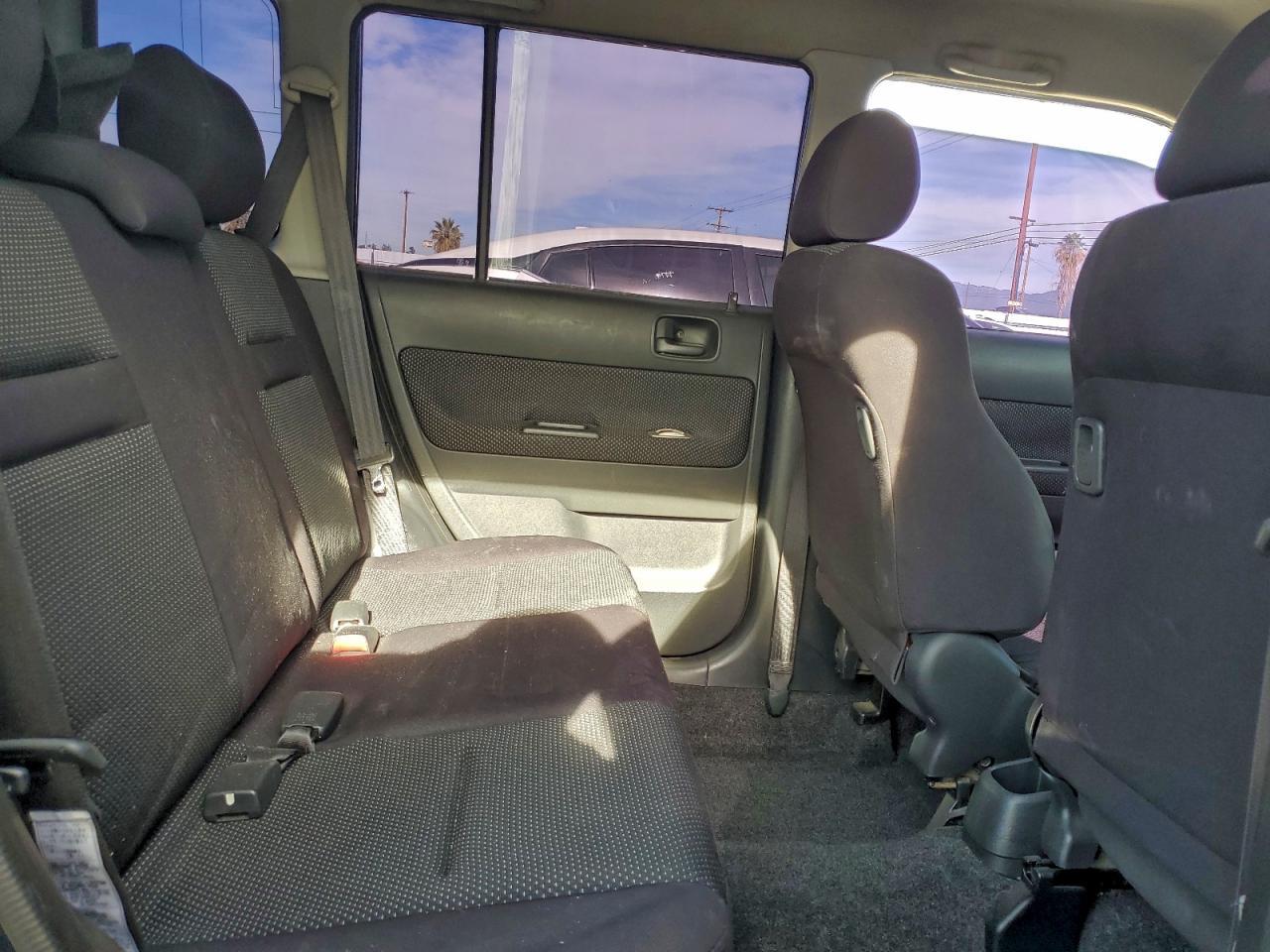 2004 TOYOTA SCION