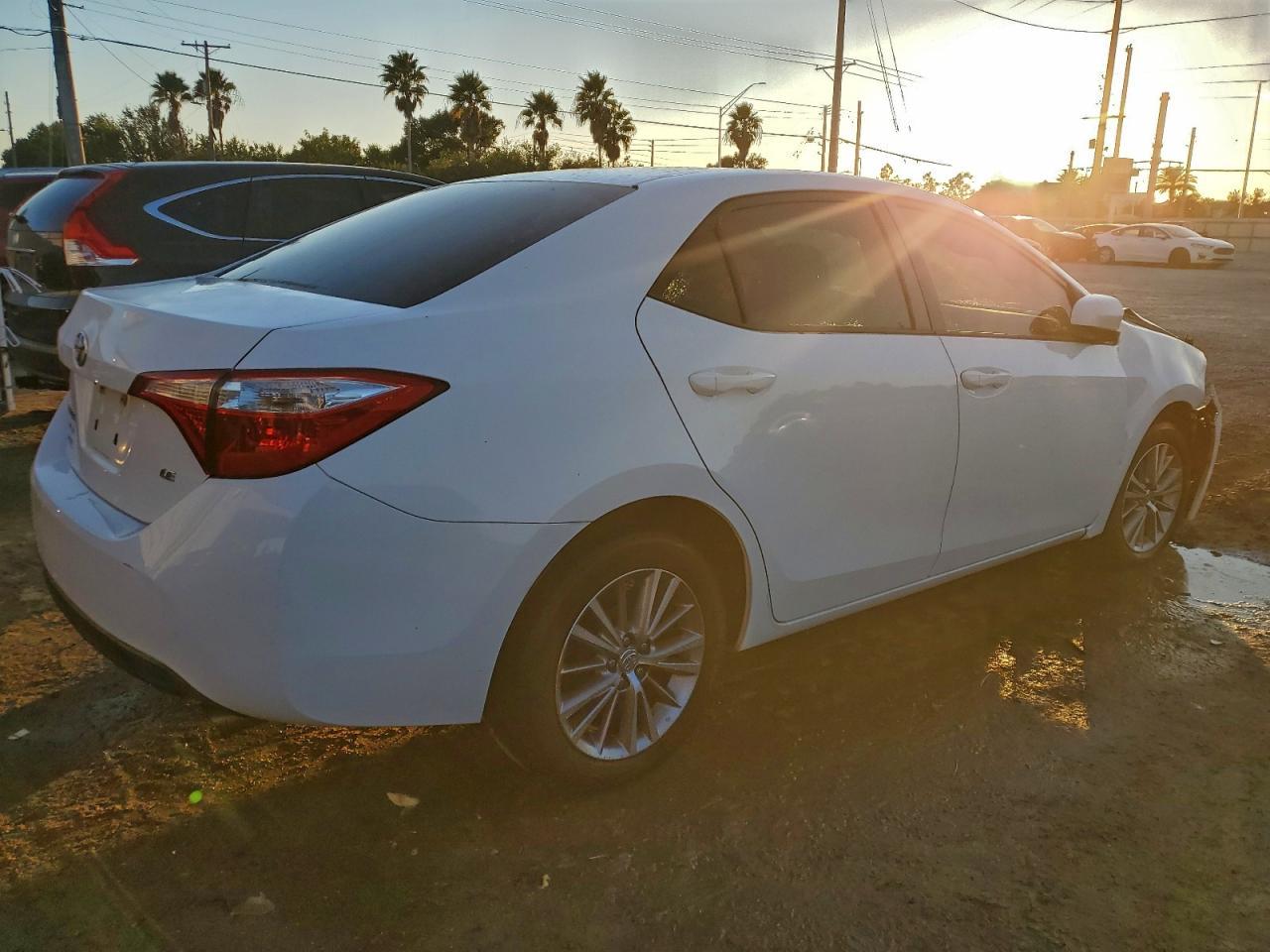 2015 TOYOTA COROLLA