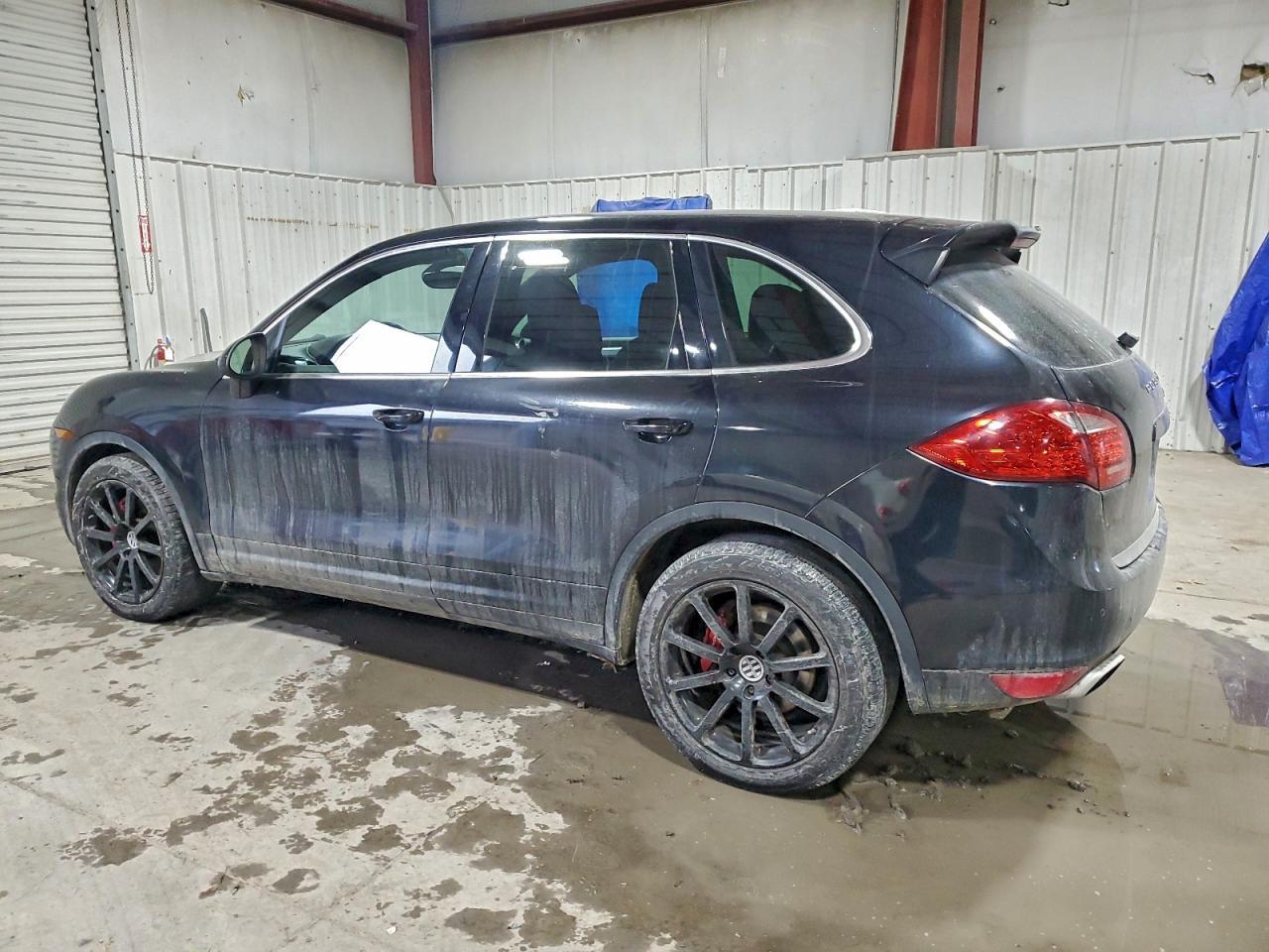 2013 PORSCHE CAYENNE