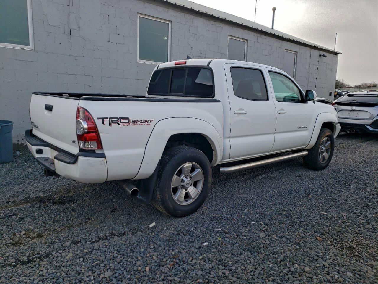 2015 TOYOTA TACOMA