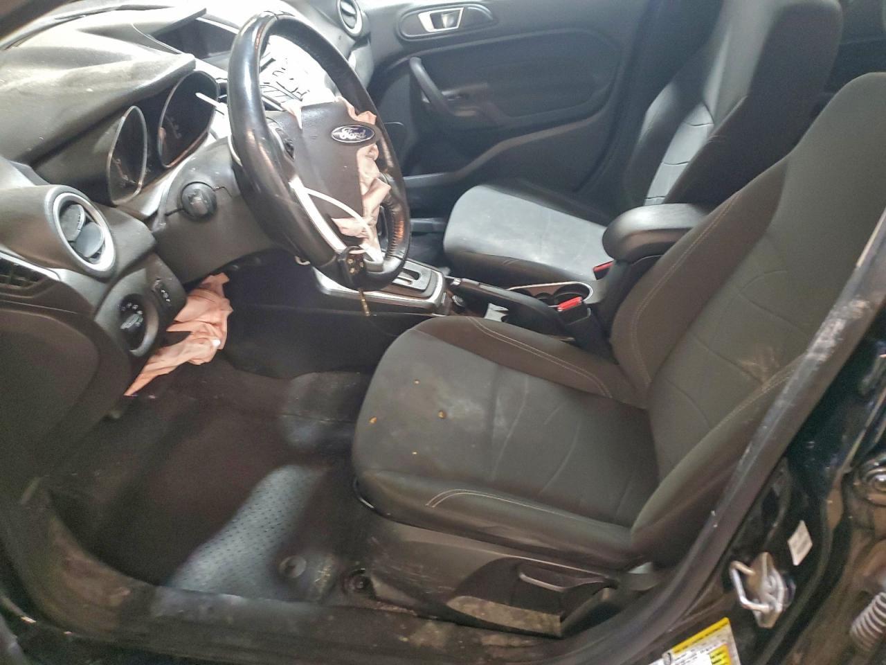 2016 FORD Fiesta