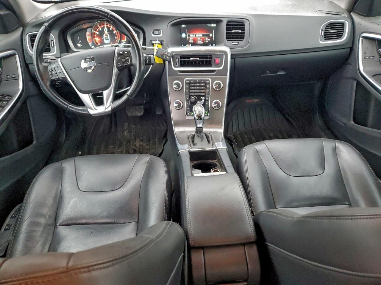 2015 VOLVO S60