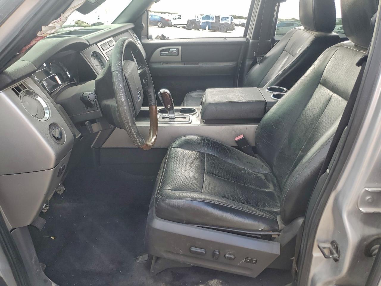 2010 FORD Expedition