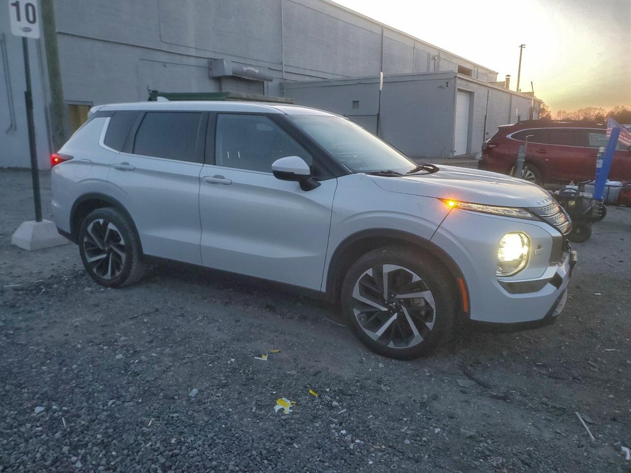 2022 MITSUBISHI outlander
