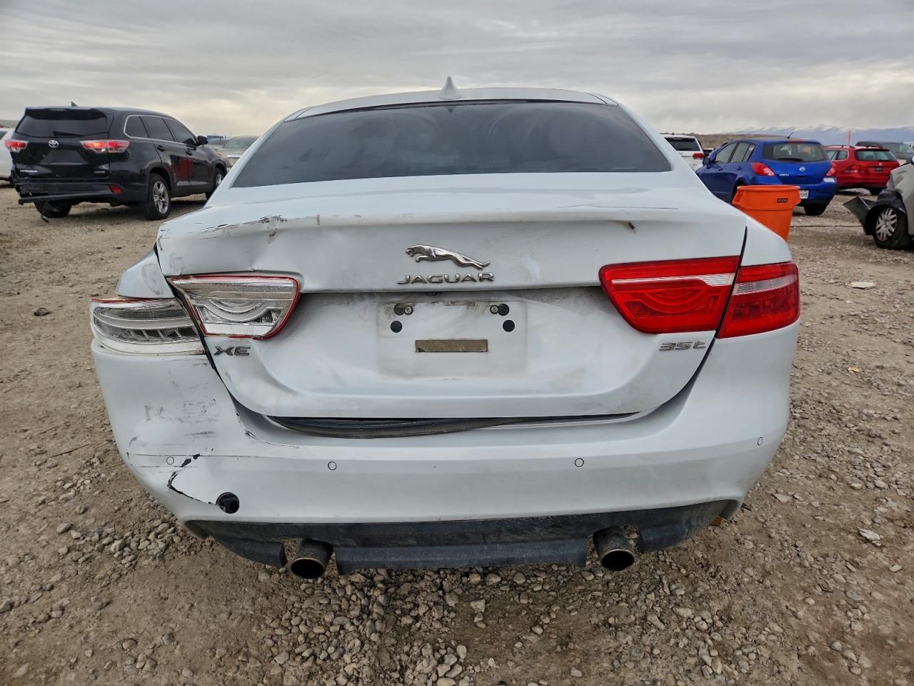 2017 JAGUAR XE
