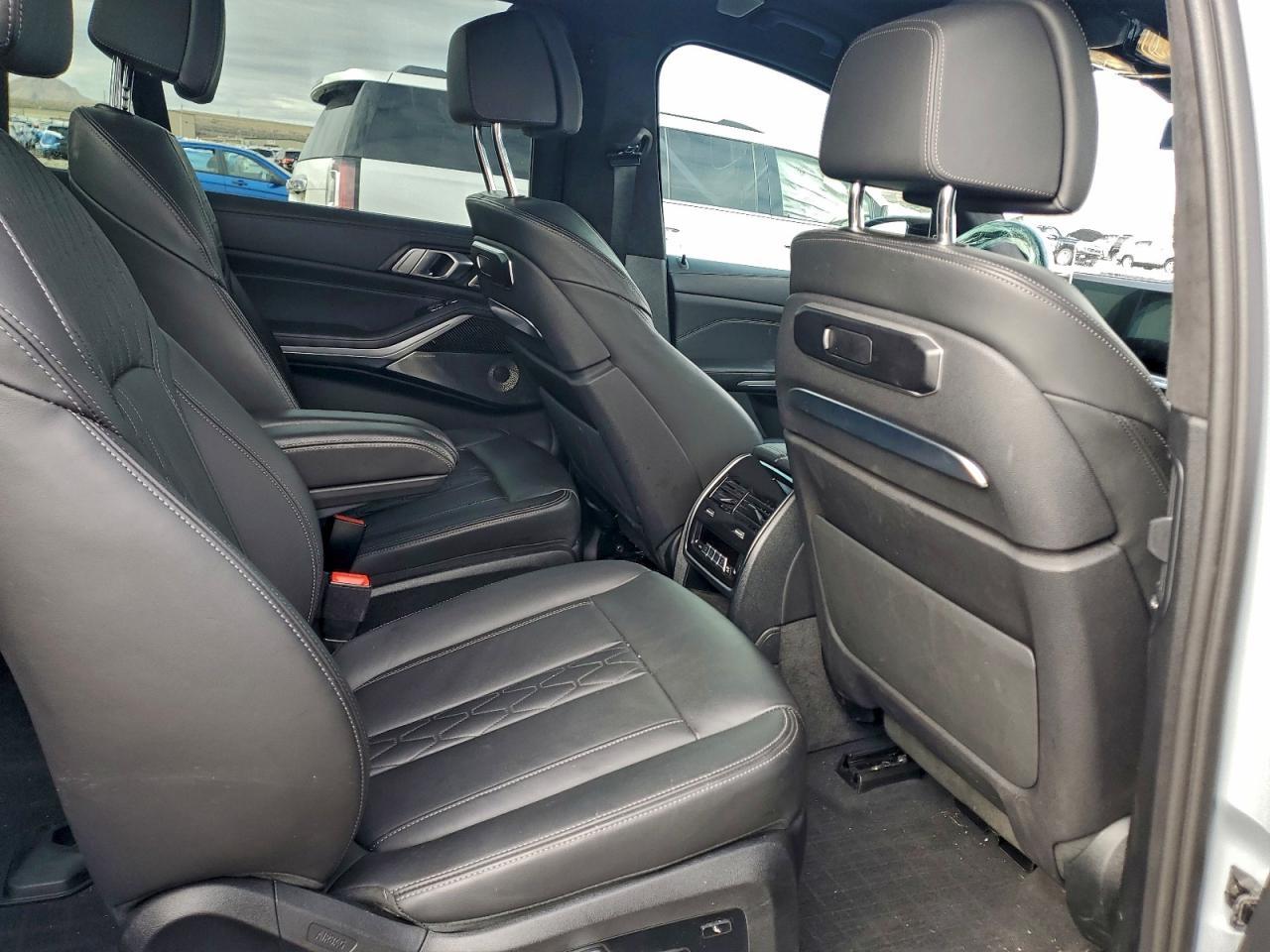2024 BMW X7