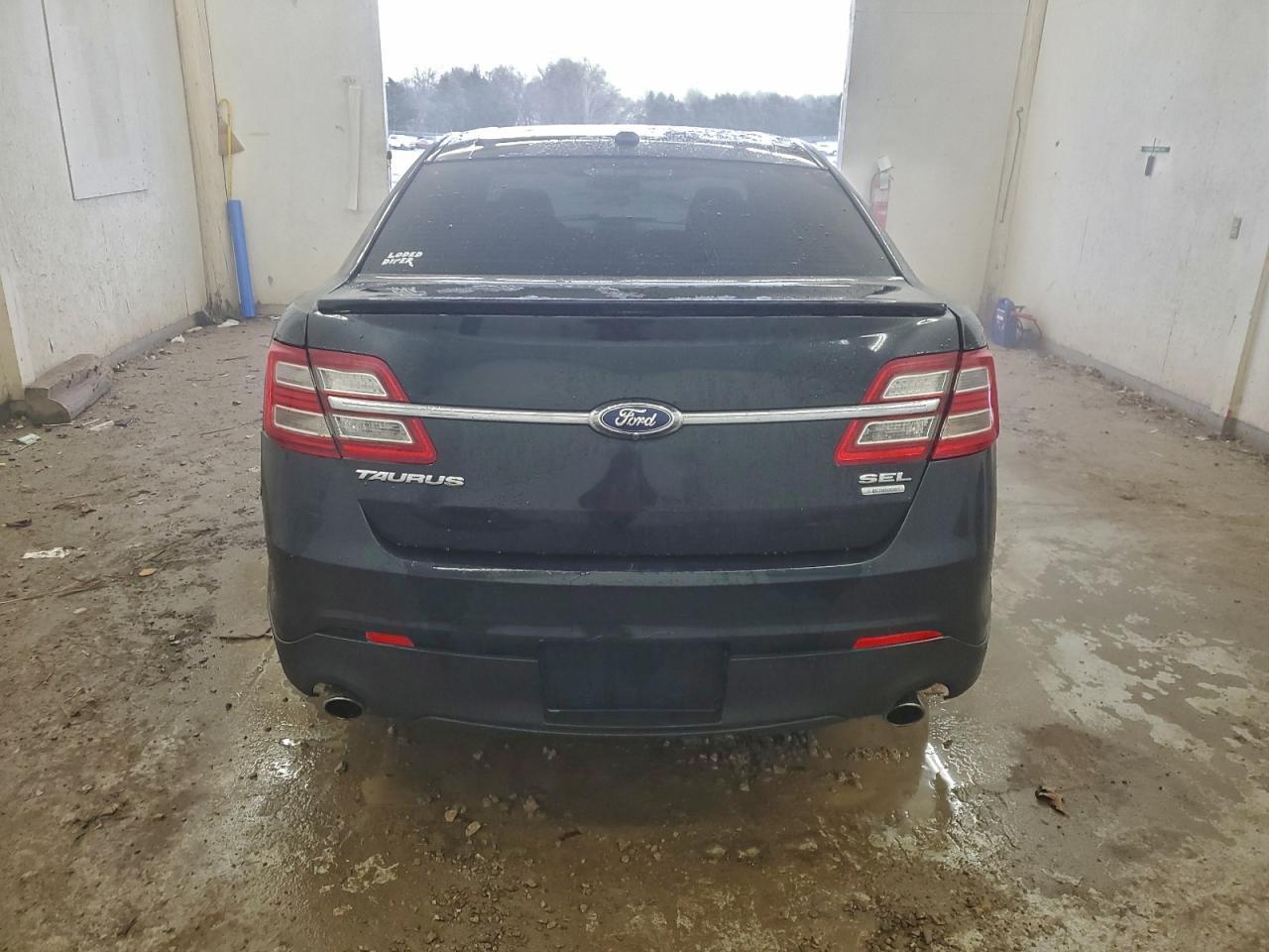 2014 FORD Taurus