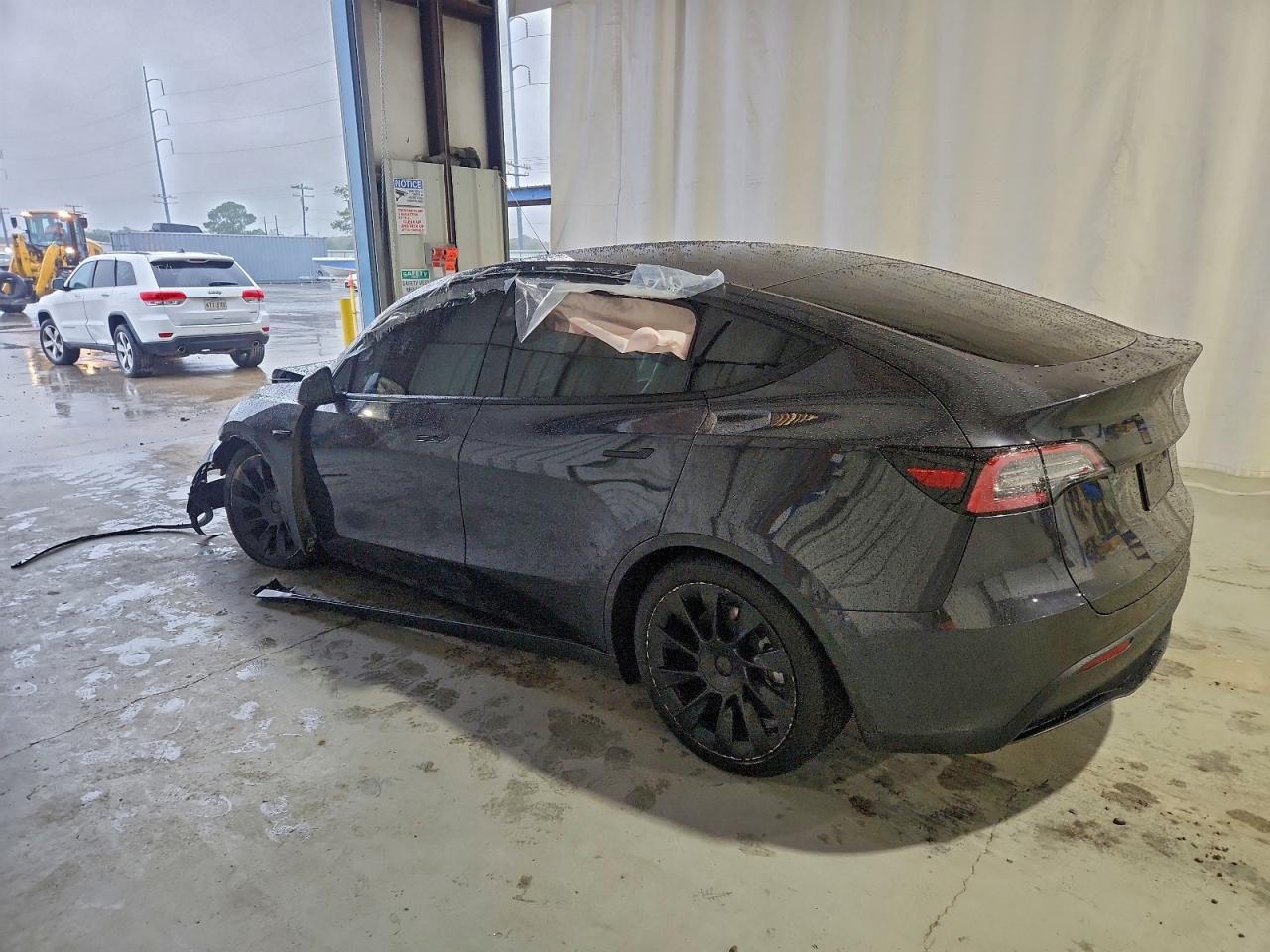 2024 TESLA MODEL Y